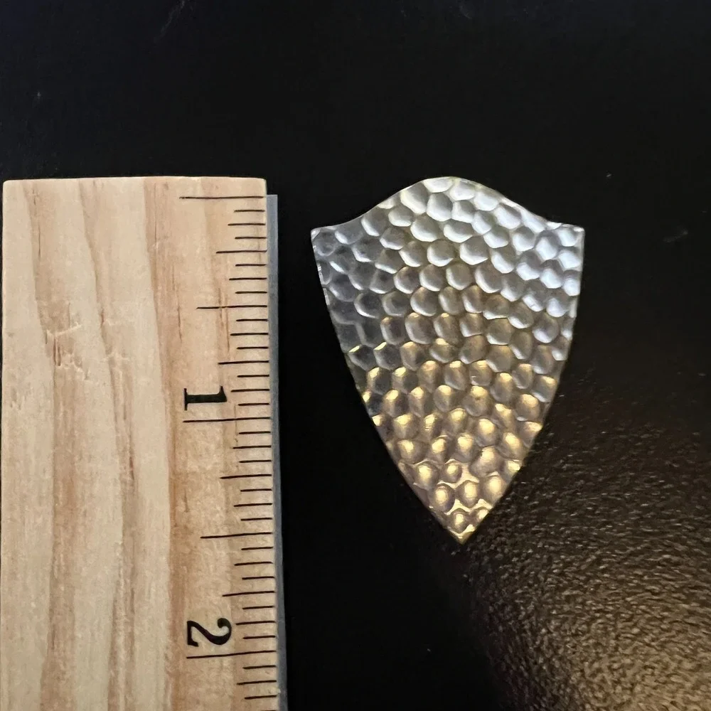 Vintage Hammered Shield‎ Dress Clip Brooch Silver Tone Textured Pin